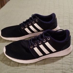 Adidas Neo Size 9